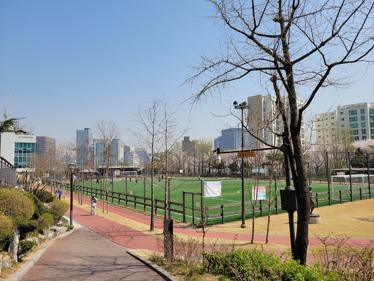 米切尔的空 米切尔的空